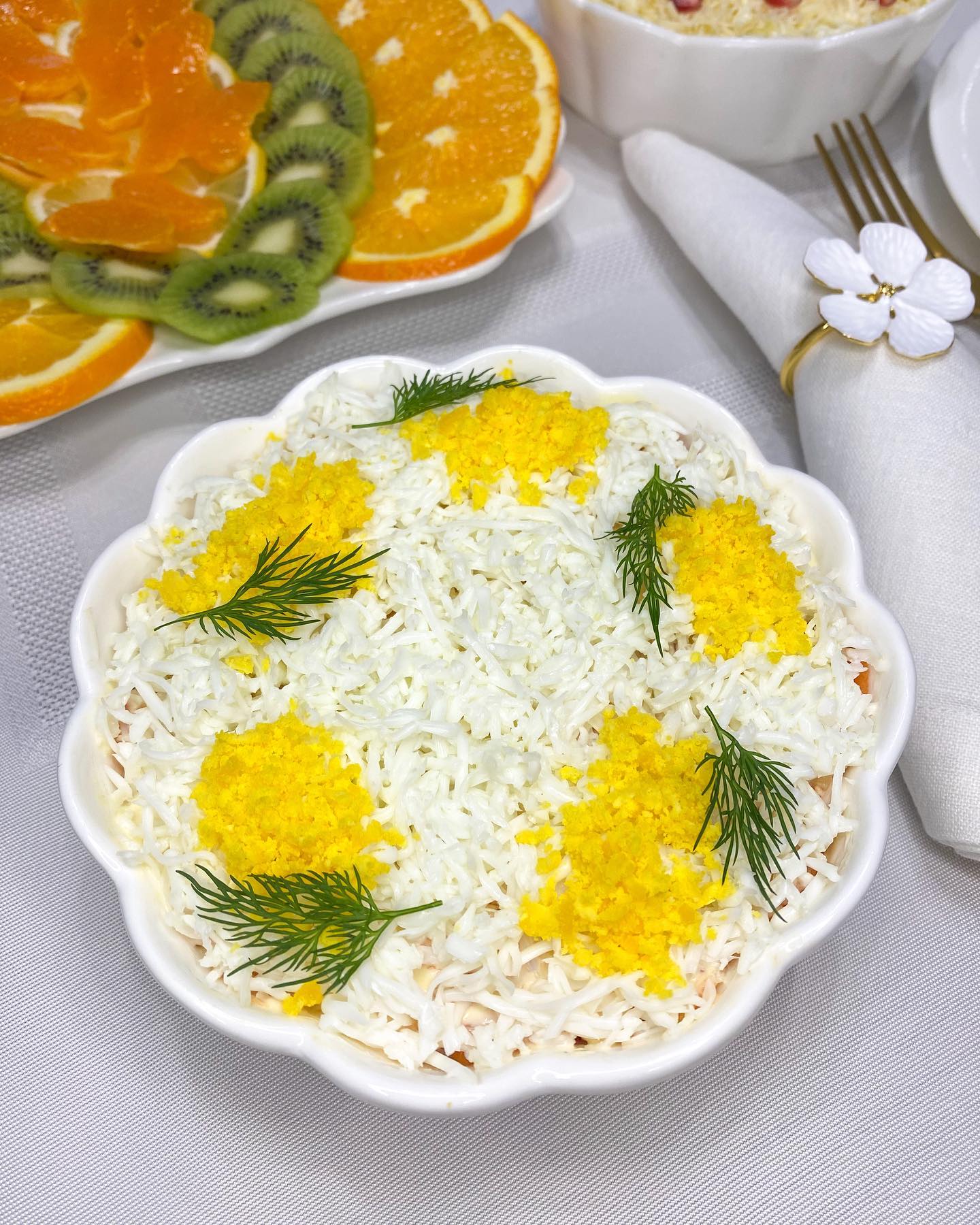 Саме така «Мімоза» мені знайома з дитинства - салат, який у нас подається на кожен святковий стіл