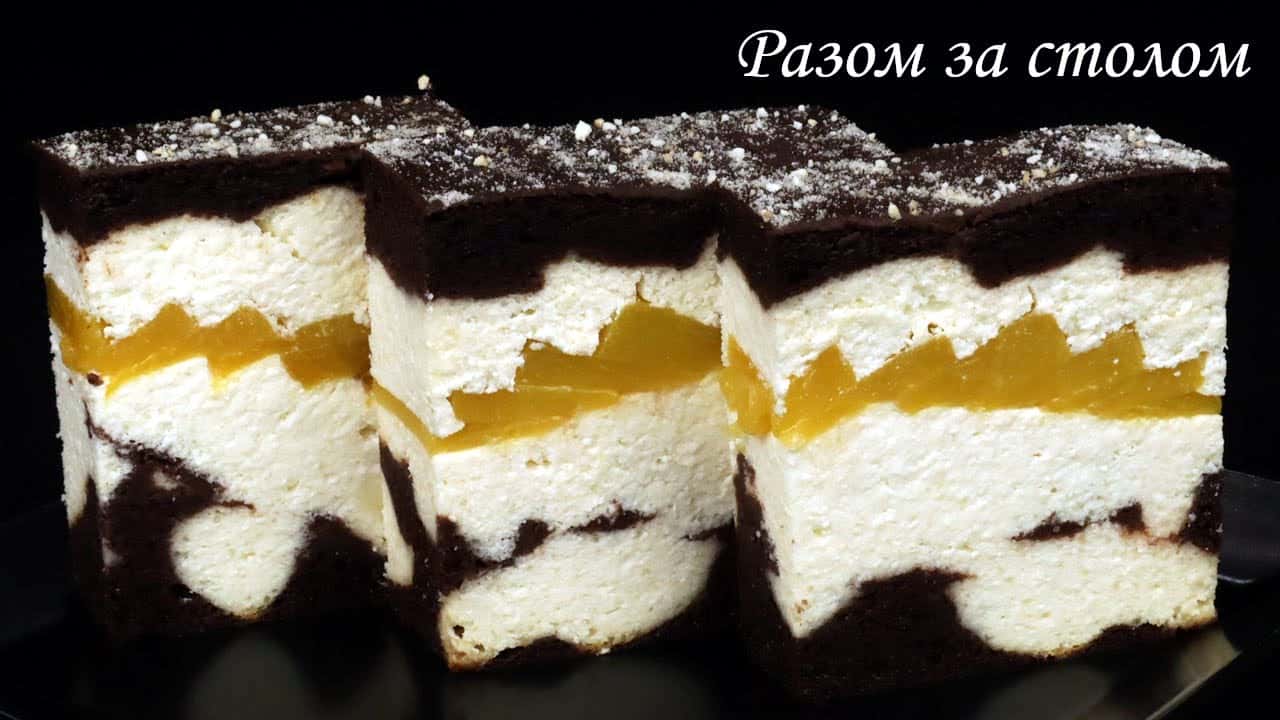 Ніжний сирник на литому шоколадному тісті з персиковим візерунком - розкішний рецепт від української господині