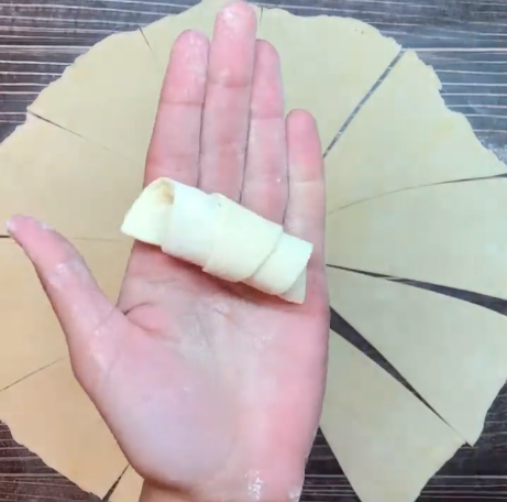 Улюблена випічка всіх часів - слойоні «Пальчики» із смачною горіховою начинкою: вдалий і простенький рецепт до чаю