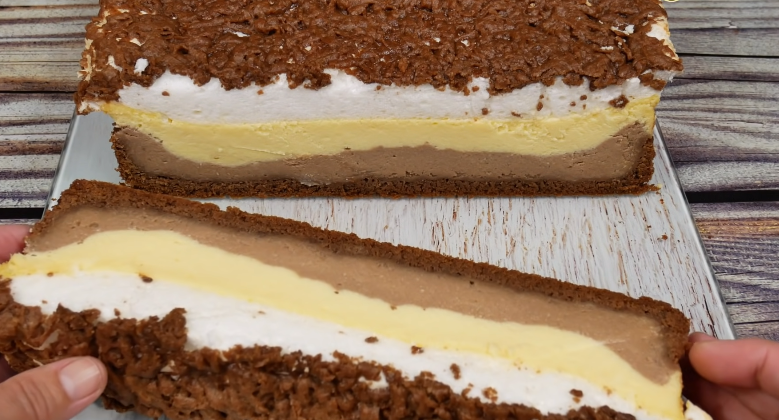 Ніжний, що тане в роті СИРНИК неодмінно припаде до смаку всім любителям сирної випічки - без перебільшення можу сказати, що це найсмачніший сирник, який я пробувала