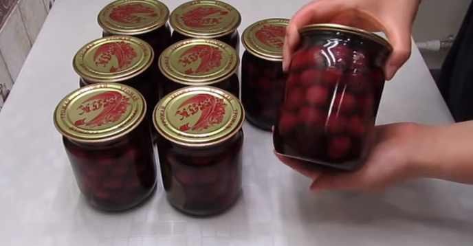 Маринована черешня на зиму - чудова закуска до запеченого м'яса, птиці, сиру та вина, дуже люблю такі поєднання