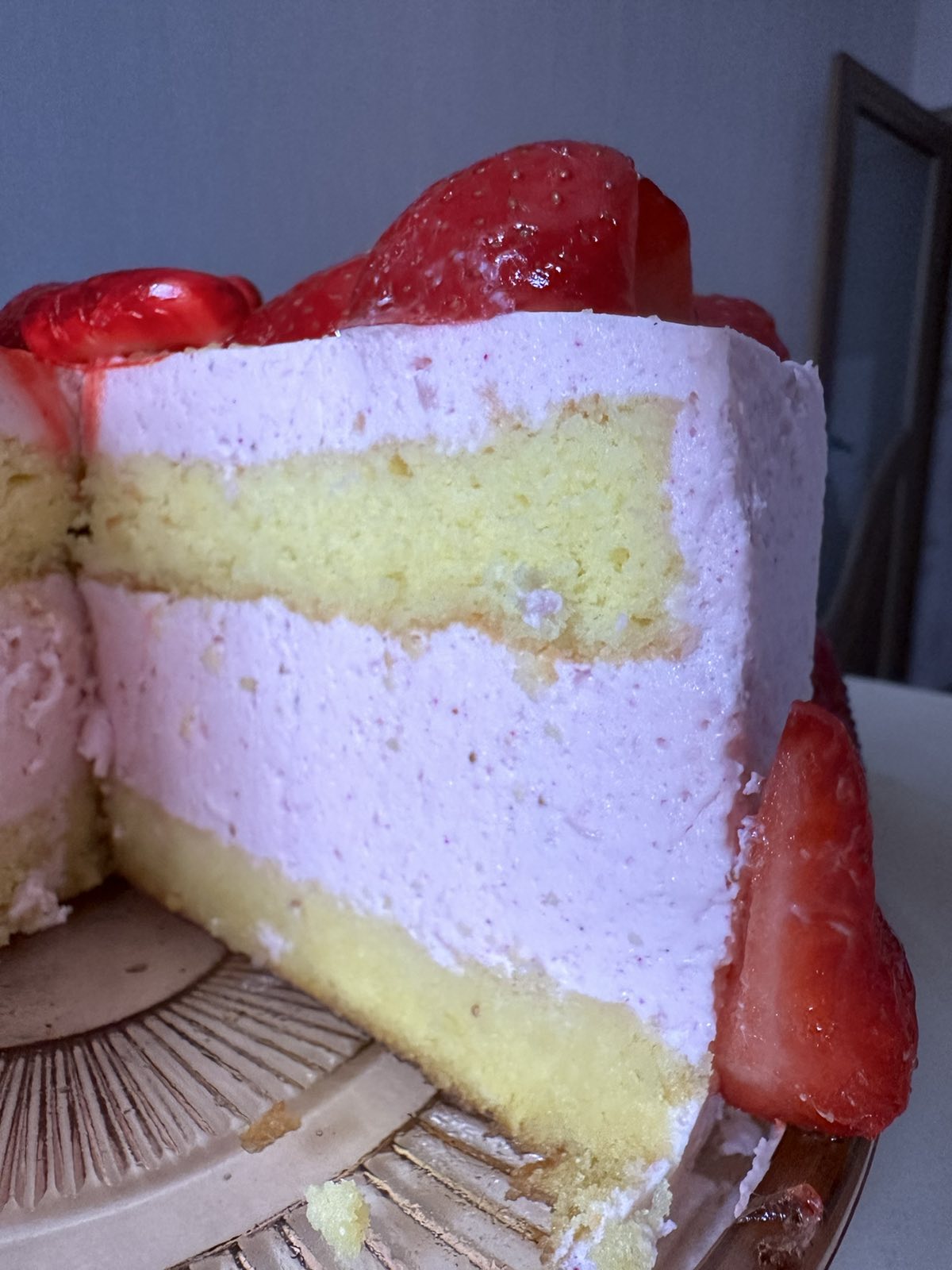 Торт з полуничним мусом: прекрасний рецепт чудового десерту від української господині