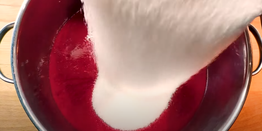 Смачний, густий малиновий джем без кісточок! Все дуже просто, швидко і без загусників - тільки малина та цукор