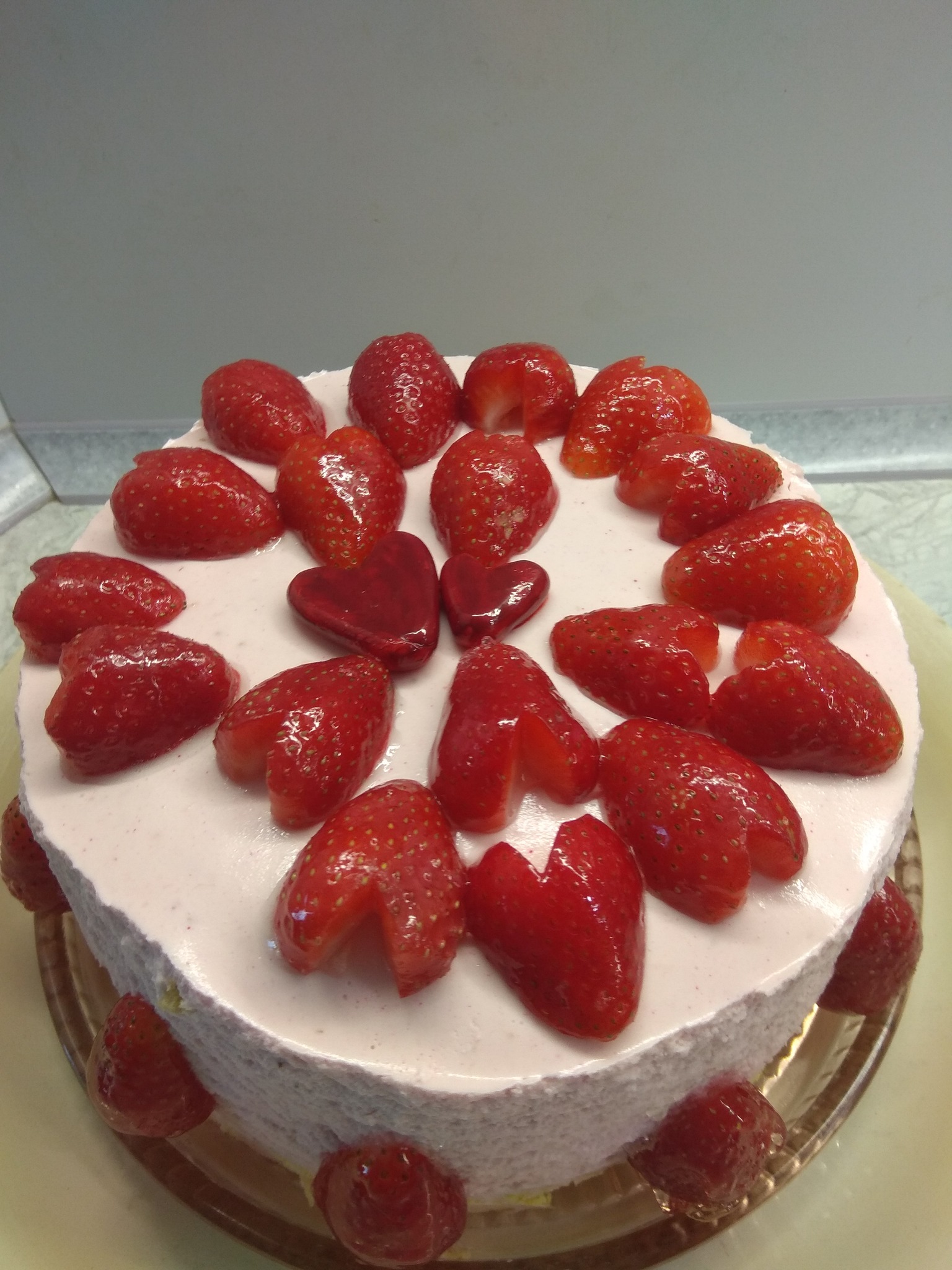 Торт з полуничним мусом: прекрасний рецепт чудового десерту від української господині