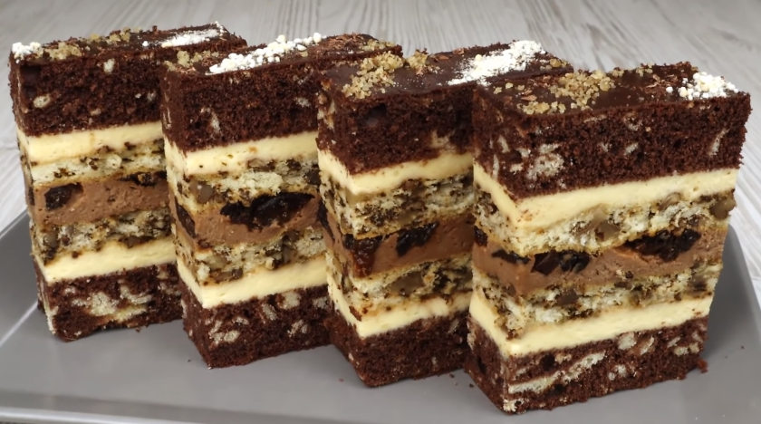 Пляцок «Старі фотографії» - розкішна шоколадна випічка з чорносливом і горіхами від української господині