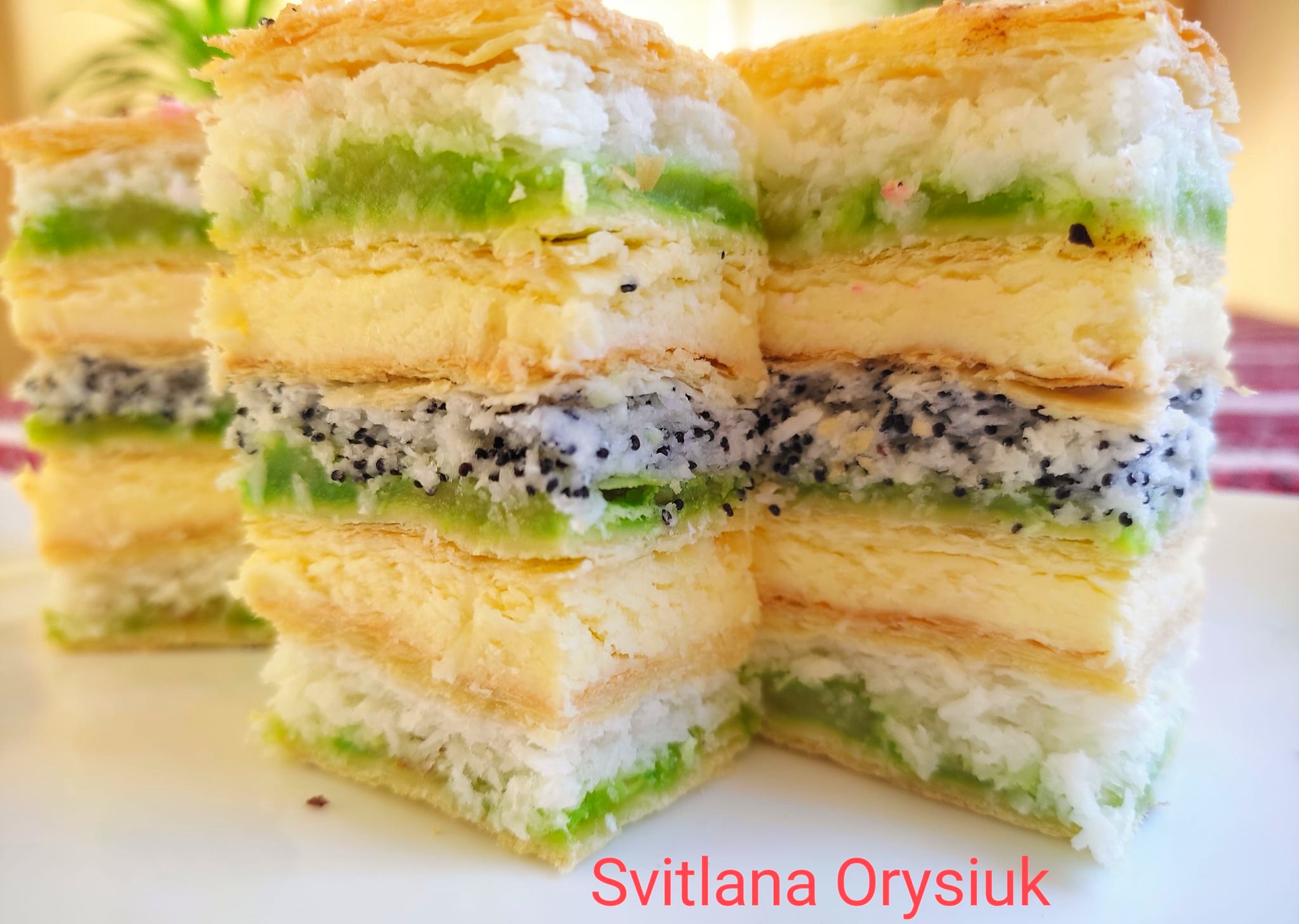 ПЛЯЦОК за рецептом української господині: це райська насолода - поєднання яблук, кокосу та маку з листковими коржами, це щось неймовірне