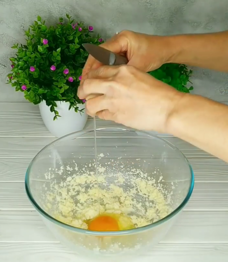 Дуже смачне шоколадно-вишневе тістечко з найдоступніших продуктів! Дуже ніжне з вишневою кислинкою