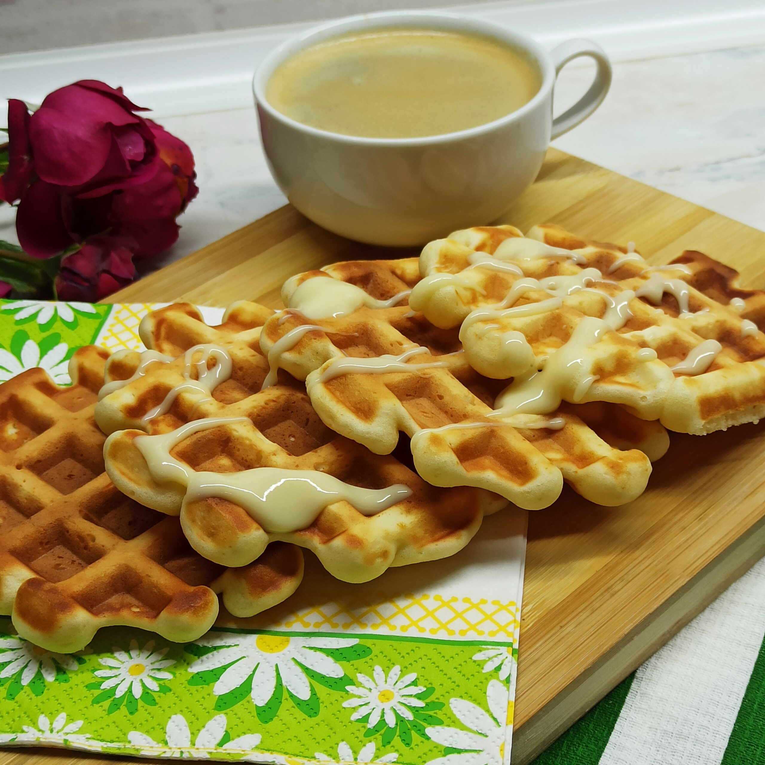 Бельгійські вафлі в домашніх умовах. Швидкий і вдалий рецепт смачного десерту, з яким впорається кожен