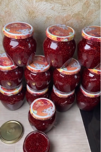 Хоч 100 банок закрий всеодно буде мало! Малинове варення на зиму. Сімейний рецепт: так готувала моя бабуся, мама а тепер і я!