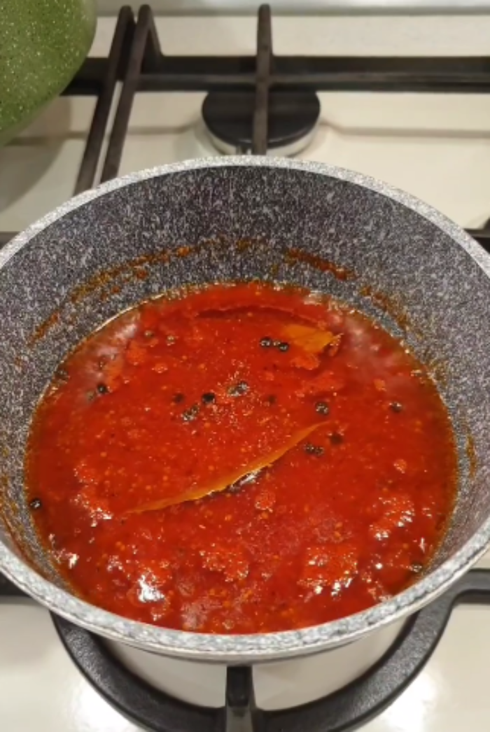 У такому маринаді будь-яка риба буде дуже смачна! Риба в "червоному" маринаді - смачнішої я ще не їла