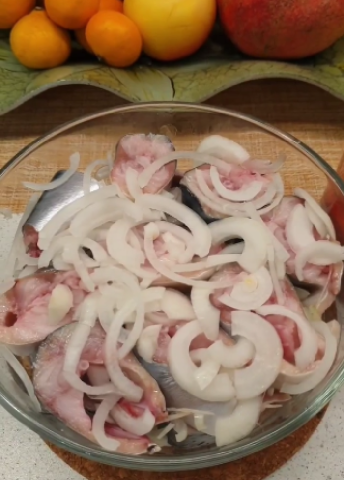 У такому маринаді будь-яка риба буде дуже смачна! Риба в "червоному" маринаді - смачнішої я ще не їла