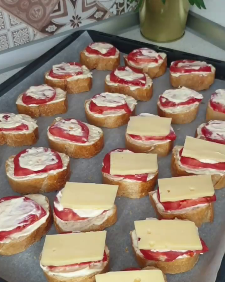 Такий перекус зникає із столу зі швидкістю світла! Швидкі супер-хрусткі бутерброди - смачно, але одне але, їх завжди мало