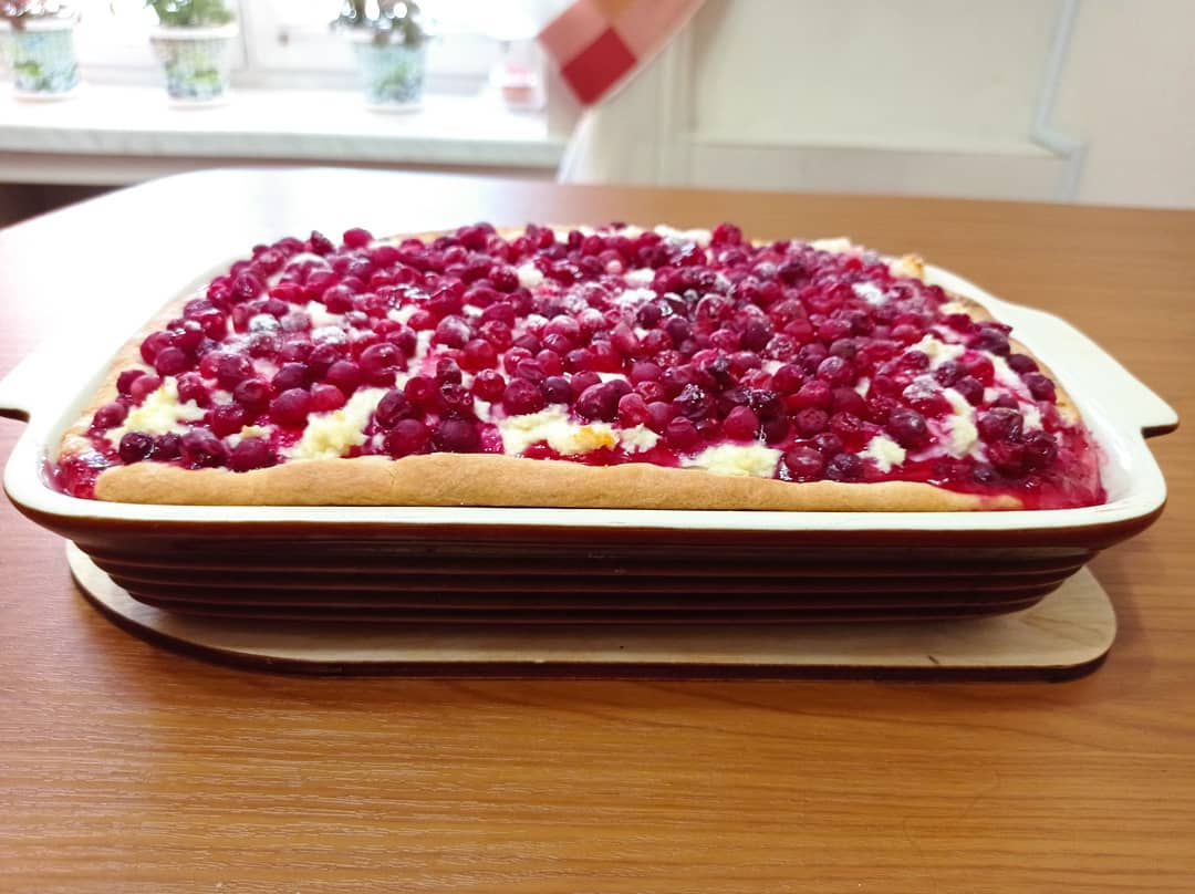 Обожнюю цей рецепт за простоту приготування! Пиріг з сиром та ягодами для домашнього чаювання