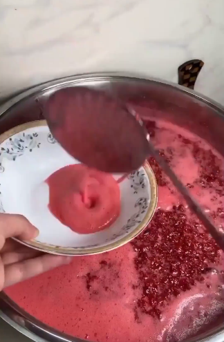 Хоч 100 банок закрий всеодно буде мало! Малинове варення на зиму. Сімейний рецепт: так готувала моя бабуся, мама а тепер і я!