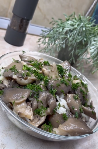 Не рецепт, а справжня знахідка! Мариновані ГЛИВИ на зиму: найкращий рецепт приготування цих смачних грибочків