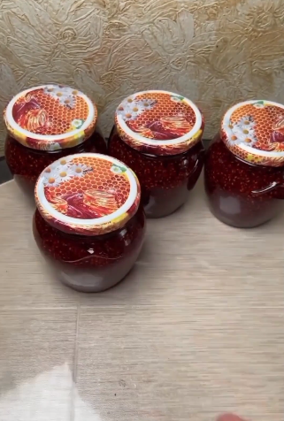 Хоч 100 банок закрий всеодно буде мало! Малинове варення на зиму. Сімейний рецепт: так готувала моя бабуся, мама а тепер і я!