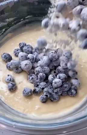 Найсмачніші і найсоковитіші кекси з лохиною. В сезон ягід печу їх часто! Простенька випічка до чаю на швидку руку