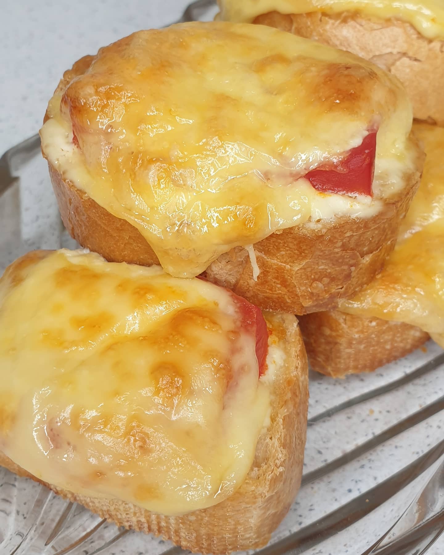 Такий перекус зникає із столу зі швидкістю світла! Швидкі супер-хрусткі бутерброди - смачно, але одне але, їх завжди мало