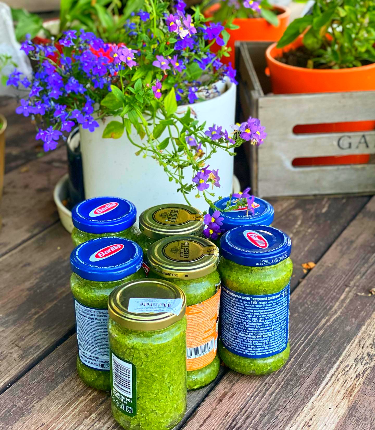 Не упустіть сезон! Часникова паста із стрілок - ідеально підходить для м'ясних страв і соусів