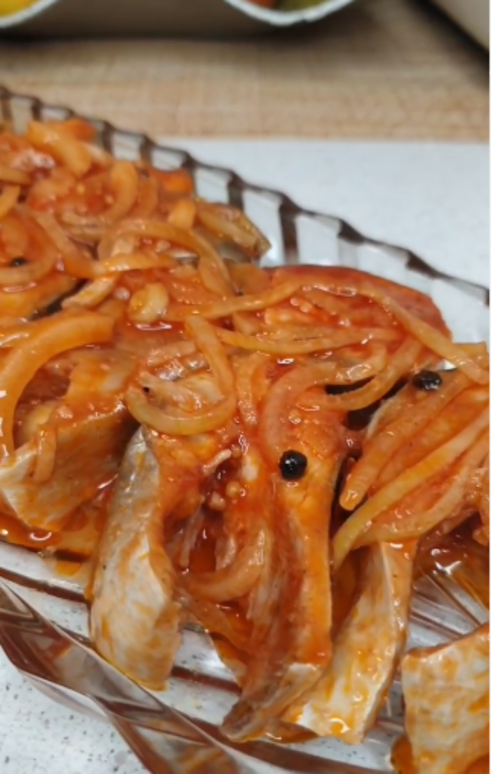 У такому маринаді будь-яка риба буде дуже смачна! Риба в "червоному" маринаді - смачнішої я ще не їла