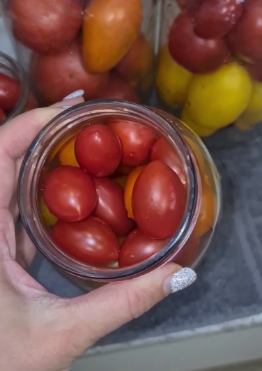 Ці помідори "По-грузинськи" в нас на повторі щороку! Ароматні і дуже смачні помідори на зиму закриваю за рецептом сусідки