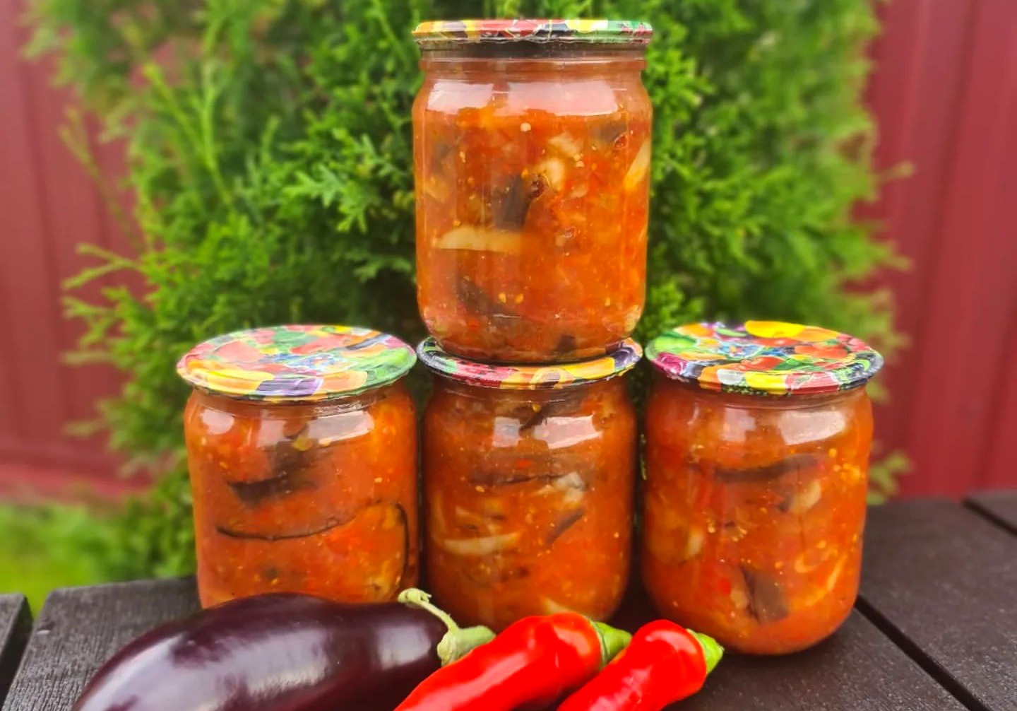 Баклажани в томатному соусі на зиму - цей рецепт найкращий! Виходять злегка гостренькими та дуже смачними