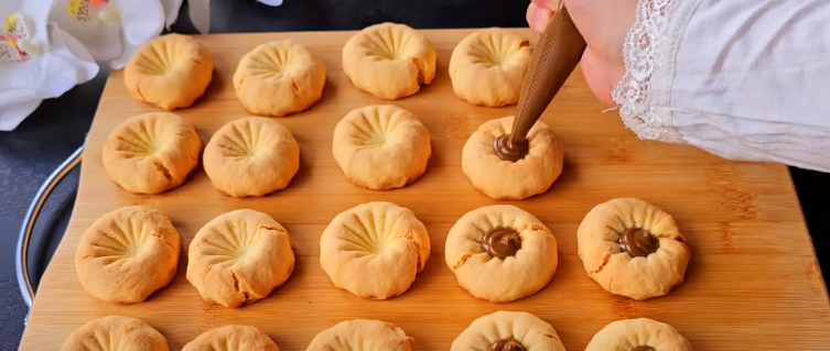 Печиво до чаю, яке тане в роті! Швидкий, легкий та дешевий рецепт. Він підкорив мене відразу!