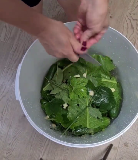 Бочкові огірки - рецепт найсмачніших, хрумких огірочків від моєї бабусі. Швидкий і простий спосіб!