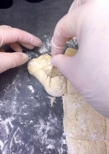 Цю чудову випічку подаю замість хліба, з з борщем - просто ідеально! Швидкі, хрумкі булочки, без замісу!