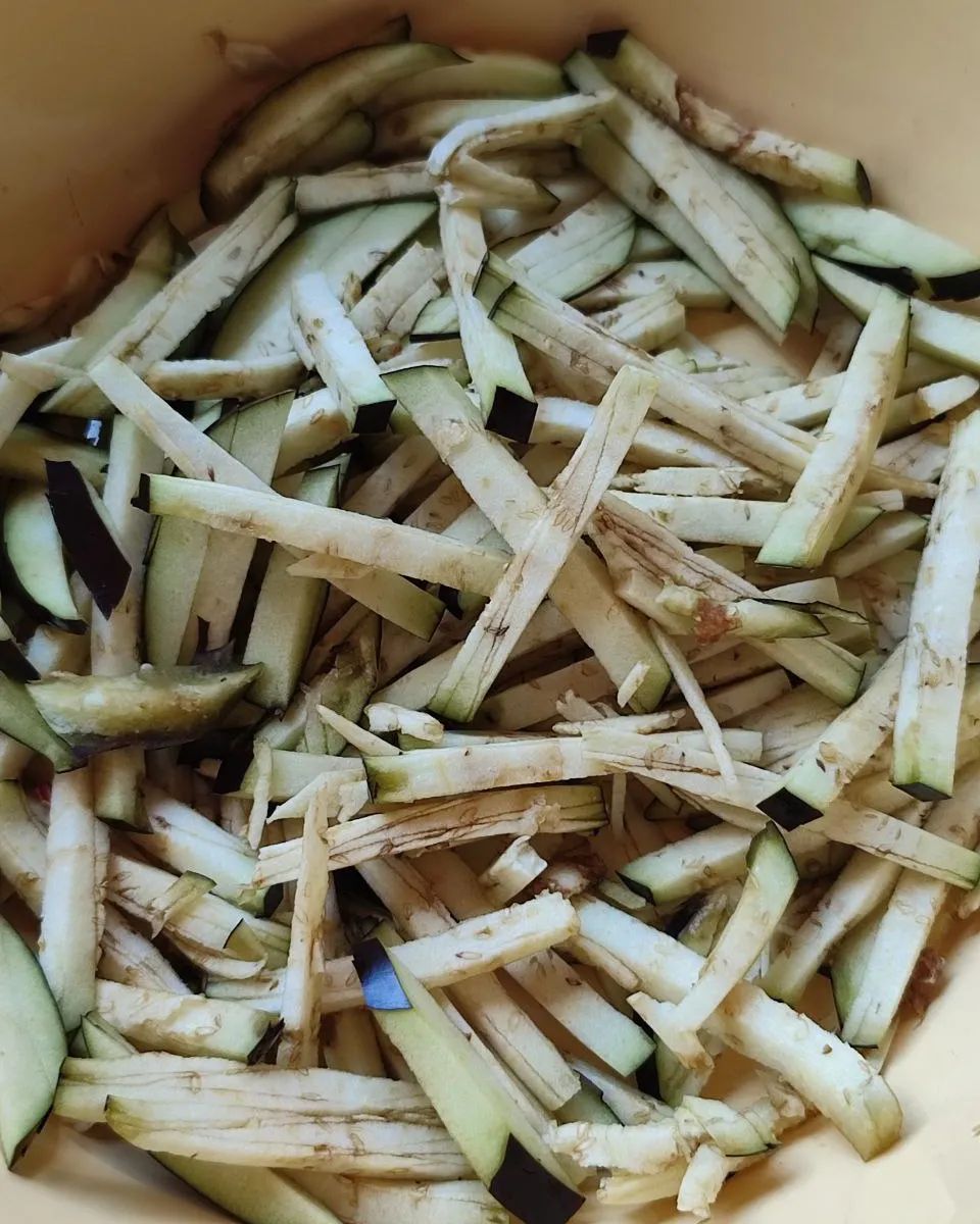 Фунчоза з овочами по-корейськи - гостра, пікантна закуска до будь-якого літнього застілля