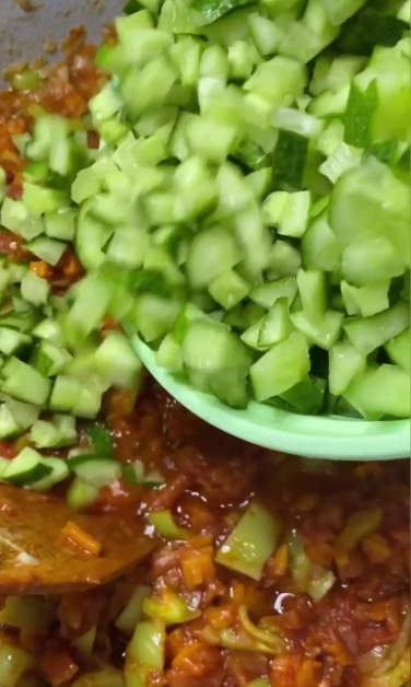 Розсольник на зиму - це справжня паличка-виручалочка для господинь! Відкрила баночку і супчик готовий!