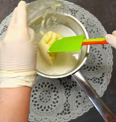 Гарячий молочний пиріг - неймовірно повітряний бісквіт! Дуже смачний та ніжний, можна змастити кремом або варенням