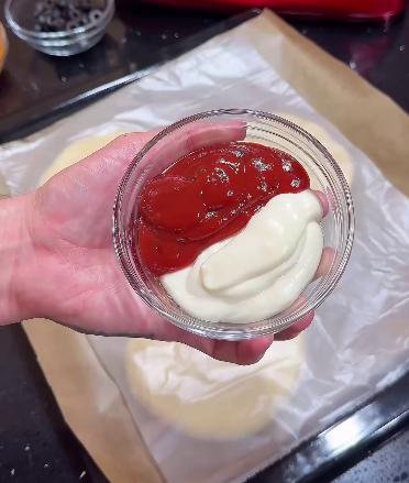 Найсмачніша «Шкільна піца». Цей шикарний рецепт піци мені підказали у їдальні місцевої школи