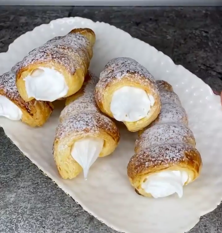 Ті самі трубочки з дитинства! Листкові трубочки з білковим кремом - це так смачно, що словами не передати!