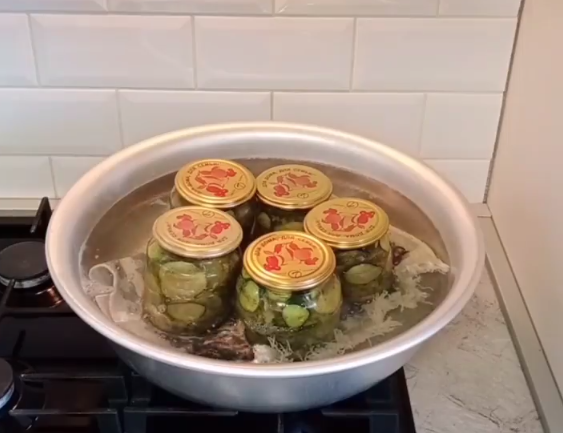 Салат з огірків у гірчичній заливці на зиму. Маєте багато перерослих огірків і не знаєте що з ними робити - цей салат ваш порятунок!