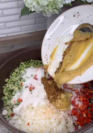 Такого Ви ще точно не пробували! Огірково-гірчичний соус "Реліш". Виходить кисло-солодкий з легкою ноткою пікантності