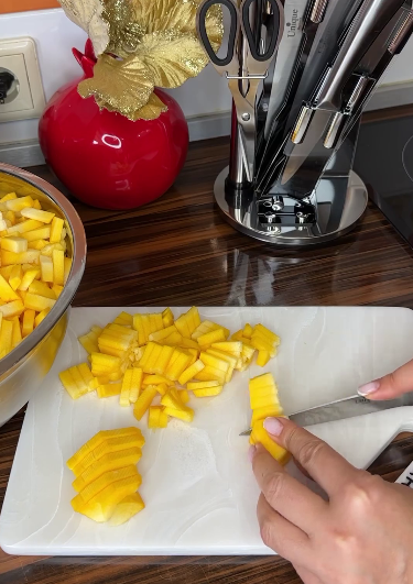 Салат "Анкл Бенс" з кабачків на зиму. Виходить надзвичайно смачний і готується просто - обов'язково беріть на замітку