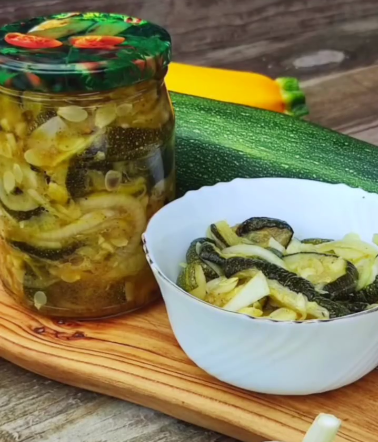 Кабачки (баклажани), як шашличок на зиму: виходить смачна та незвичайна овочева закуска