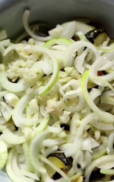 Кабачки (баклажани), як шашличок на зиму: виходить смачна та незвичайна овочева закуска