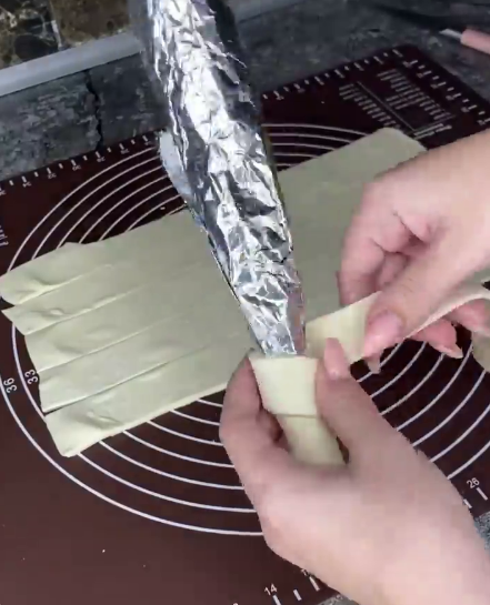 Ті самі трубочки з дитинства! Листкові трубочки з білковим кремом - це так смачно, що словами не передати!