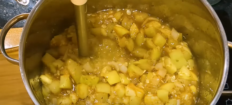 Кетчуп з кабачків на зиму. Хотіла приготувати на зиму та з'їли банку за раз! Готуватиму все літо, бо дуже смачно!