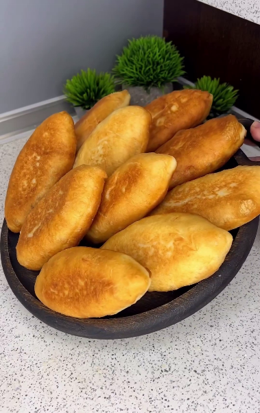 Готуємо пиріжки на борошняній заварці! Тепер інакше пиріжки не готую! Неймовірно смачні і ніжні - не рецепт, а золото