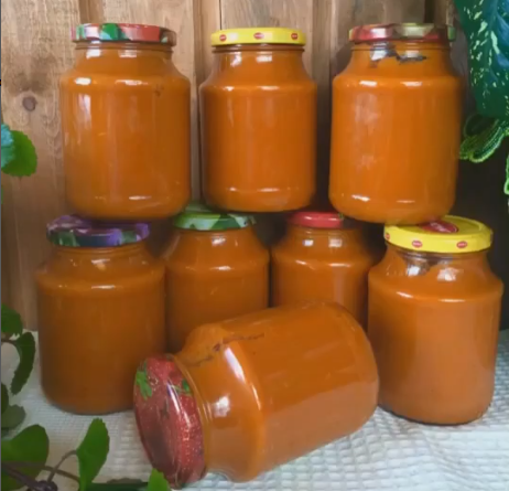 Кабачкова ікра на зиму - дуже ніжна консистенція і відмінний смак. Рецепт найпростіший, а результат найкращий