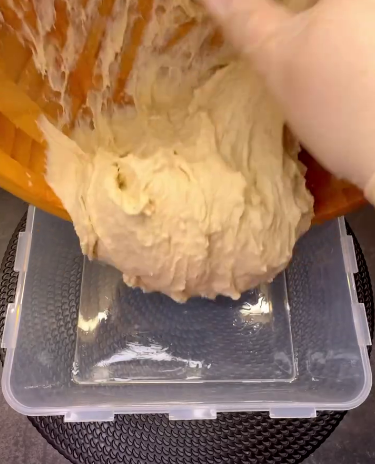 Цю чудову випічку подаю замість хліба, з з борщем - просто ідеально! Швидкі, хрумкі булочки, без замісу!