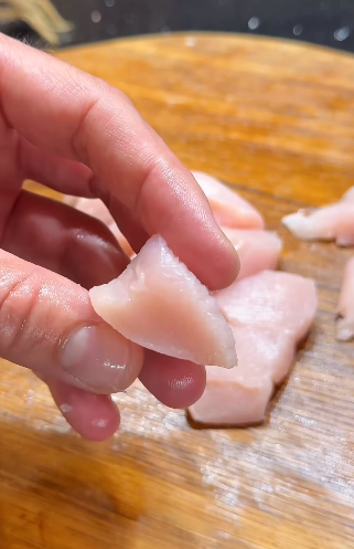 Домашня тушонка з курки - набагато смачніша і корисніша, ніж зі свинини! Таку тушонку готую БЕЗ автоклаву і зберігаю 2 роки!