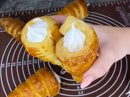 Ті самі трубочки з дитинства! Листкові трубочки з білковим кремом - це так смачно, що словами не передати!