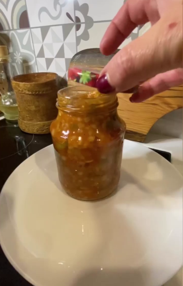 Розсольник на зиму - це справжня паличка-виручалочка для господинь! Відкрила баночку і супчик готовий!