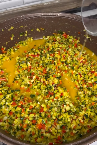 Такого Ви ще точно не пробували! Огірково-гірчичний соус "Реліш". Виходить кисло-солодкий з легкою ноткою пікантності