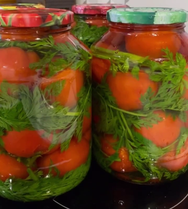 Смачніших я ще не їла! Ці помідори на зиму роблю вже понад 15 років (БЕЗ спецій і розсіл випивається до краплі)