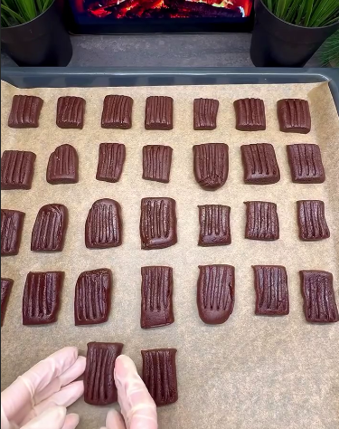 Найсмачніше та найкрасивіше шоколадне печиво - простий, бюджетний рецепт на швидку руку